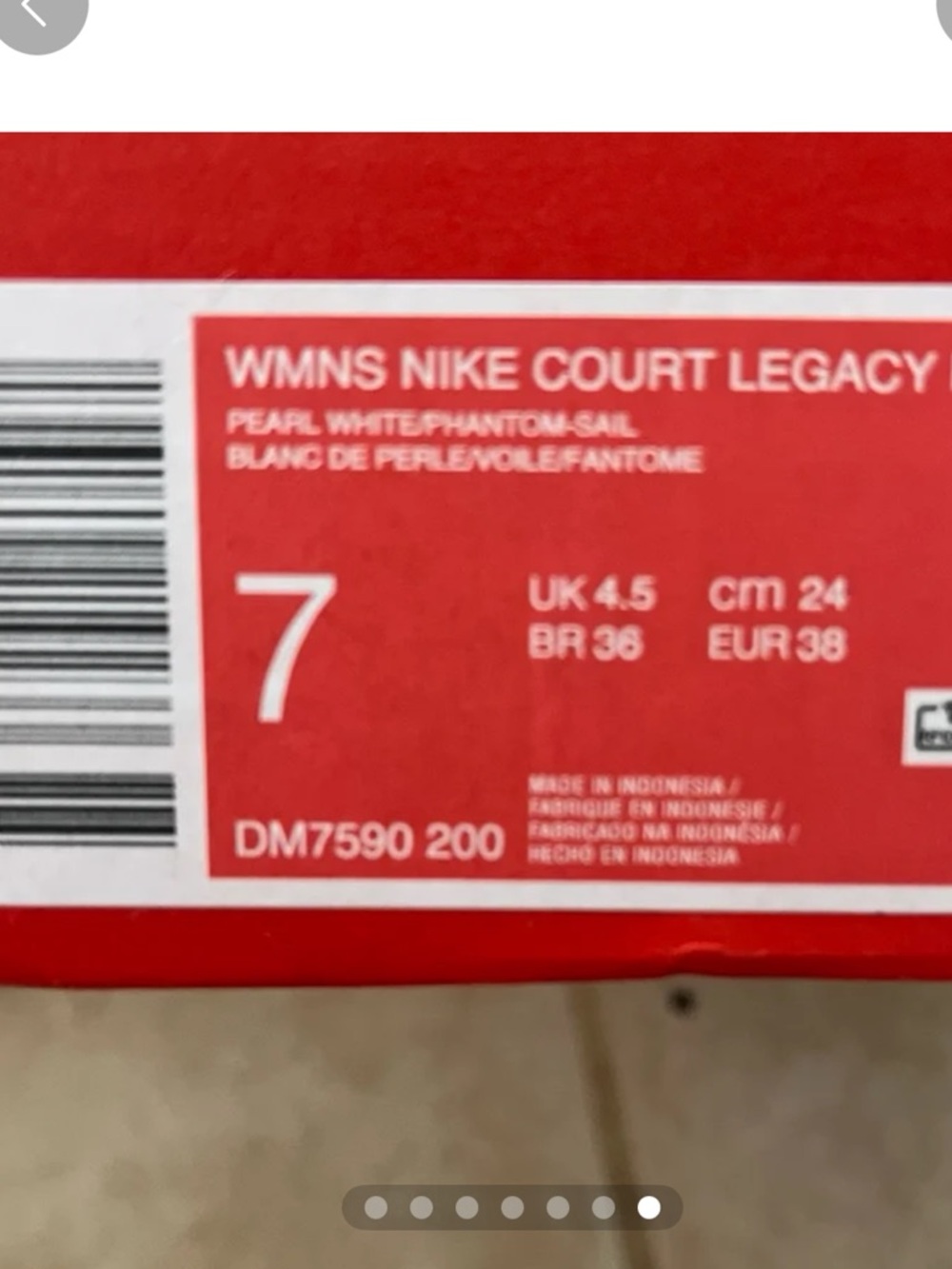 Nike Women’s Legacy Sneakers NWOT - Picture 7 of 7
